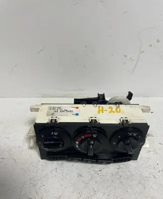 Mercedes-Benz A W168 Climate control unit 1688300485 0154100