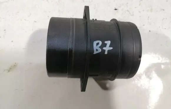 Volkswagen PASSAT B7 Mass air flow meter 0281002956 03L906461A
