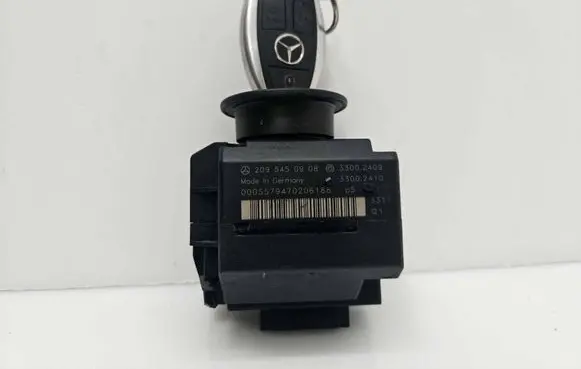 Mercedes-Benz C W203 Ignition lock 2095450908 33002410 33002409