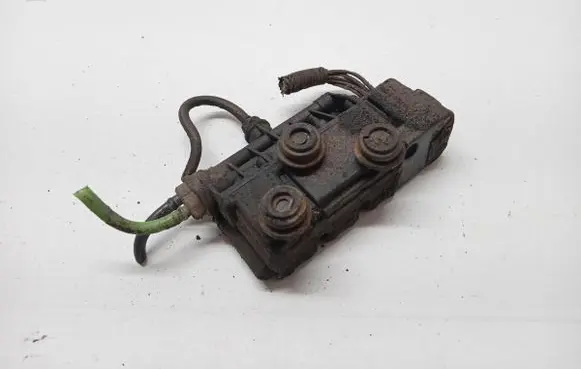 Land Rover Discovery 3 - LR3 Rear shock absorber actuator solenoid RVH000055