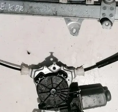 Nissan Note (E11) Front door window regulator motor 119207