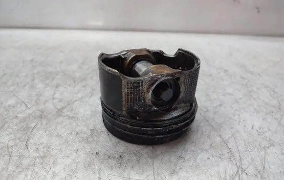 Mazda CX-5 Piston 