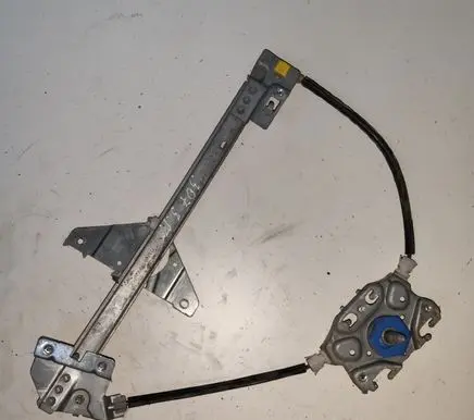 Rear door manual window regulator