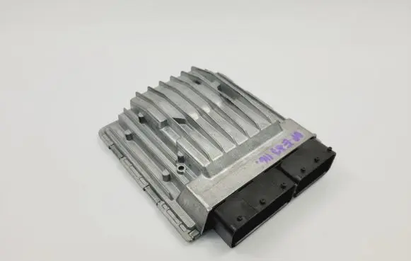 BMW 1 E81 E87 Engine control unit/module 7595179