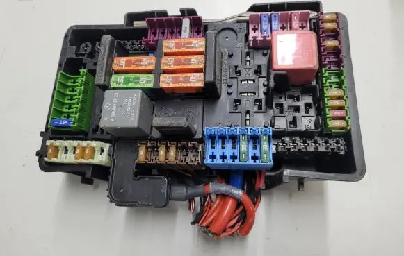 Mercedes-Benz C AMG W205 Fuse module A0009822923 A0009821923 A0005456300