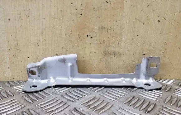 Fender mounting bracket