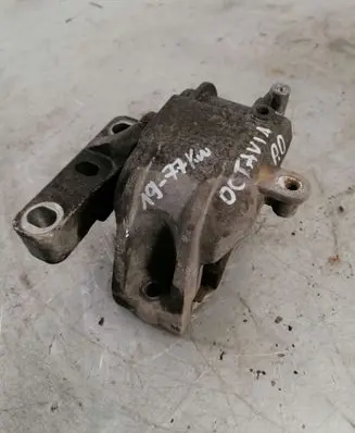 Skoda Octavia Mk2 (1Z) Engine mount bracket 1K0199262