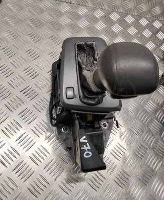 Volvo V70 Gear shifter/selector P08636189