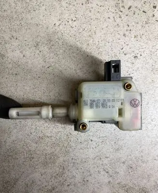 Volkswagen Phaeton Tailgate boot lock/latch motor 3B5827061C