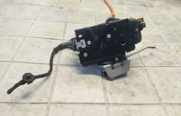 Audi A4 S4 B6 8E 8H Rear door lock 8E0839016C