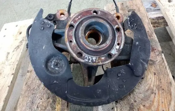 Citroen C4 Grand Picasso Front wheel hub spindle knuckle