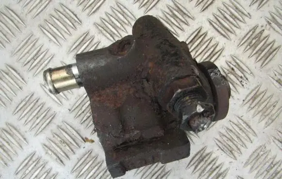 Renault Laguna I Power steering pump 7700823735F 7700823794B