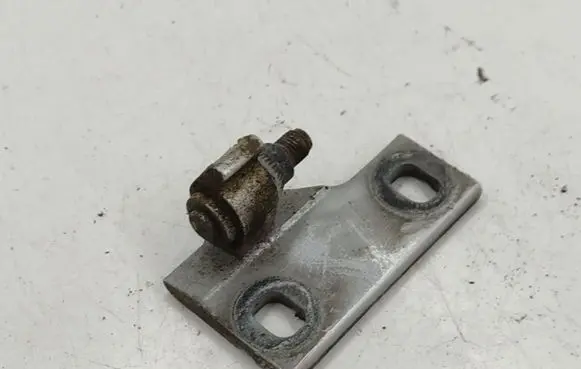 BMW 7 E65 E66 Front door upper hinge