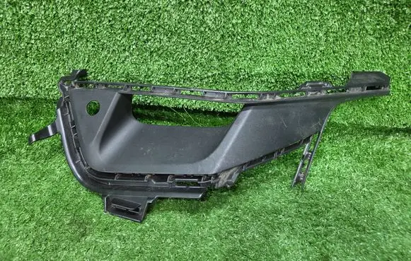 Porsche Taycan 9J1 Front bumper lower grill 9J1807682AB