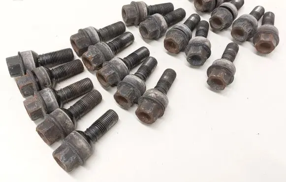 Porsche Cayenne (92A) Nuts/bolts 