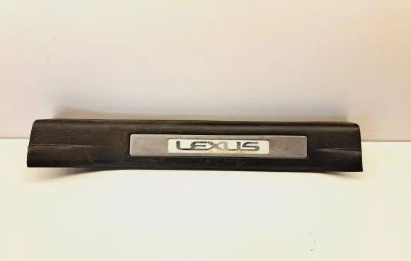 Lexus RX 330 - 350 - 400H Rear sill trim cover 6793048010 7791748020 93048020