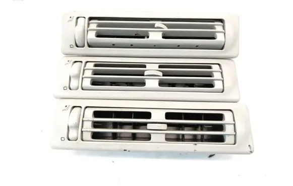 Volkswagen Transporter - Caravelle T4 Air vent grill in roof 703820963