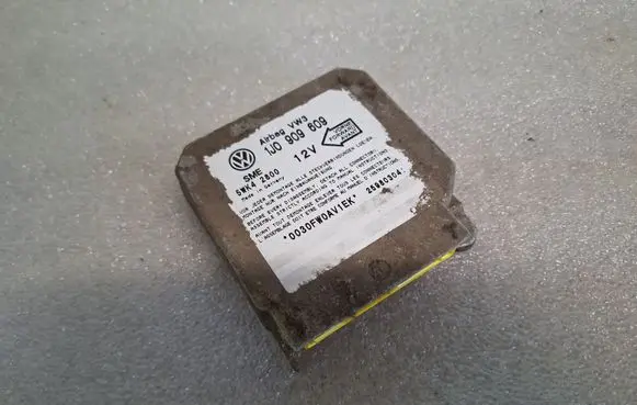 Volkswagen Golf IV Airbag control unit/module 1J0909609