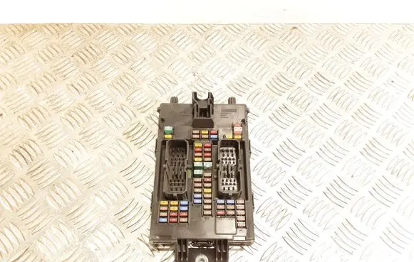 Volvo XC40 Fuse module 31682732