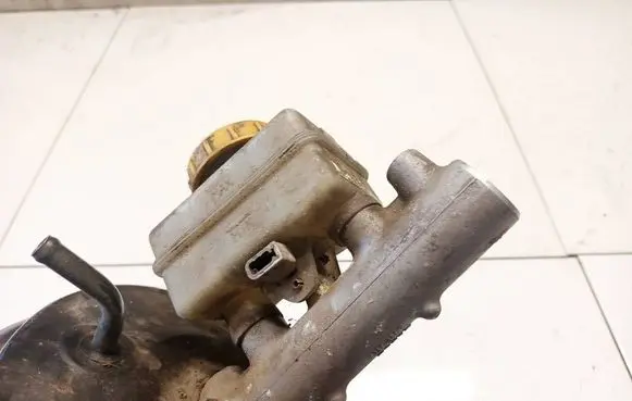 Subaru Forester SF Master brake cylinder 