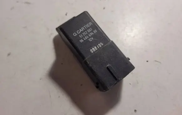 Citroen C4 I Glow plug pre-heat relay 9640469680 51252002