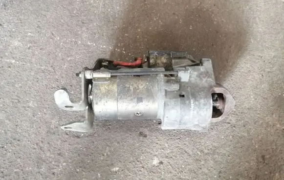 Renault Laguna I Starter motor D9R142