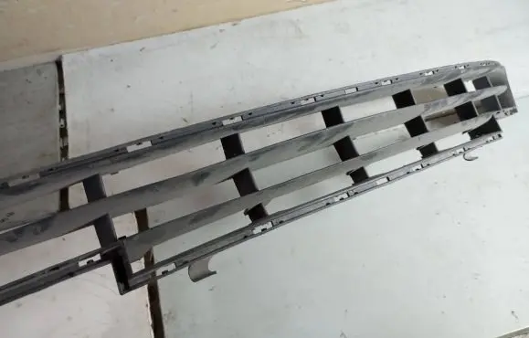 Opel Meriva B Front bumper lower grill MERRVA
