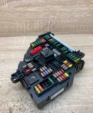 BMW 5 F10 F11 Fuse module 9210857 1670498