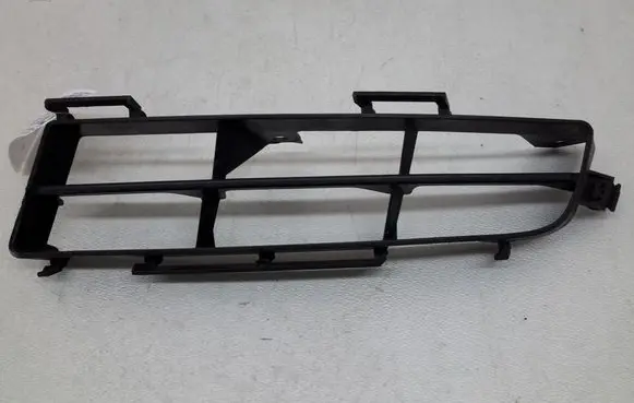 Toyota Avensis Verso Front bumper lower grill 5311344080