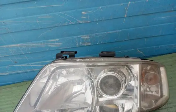 Audi A6 S6 C5 4B Headlight/headlamp 14846500