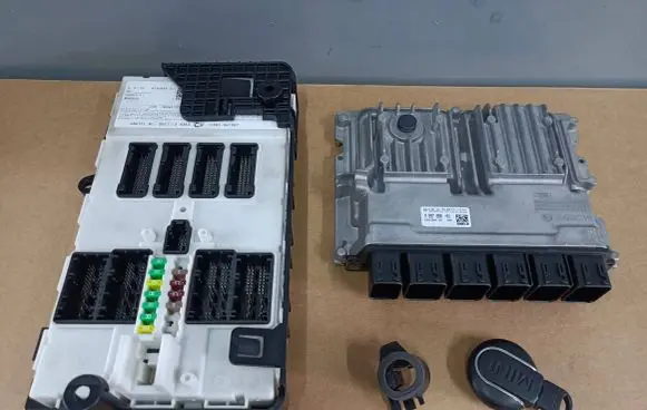 Mini One - Cooper F56 F55 Engine control unit/module ECU 9897880 8736684