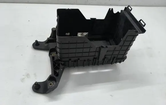 Volkswagen PASSAT B6 Battery box tray 1K0915333