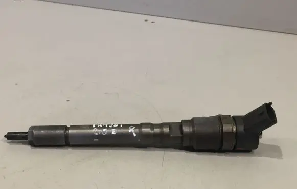 Hyundai Trajet Fuel injector 0445110064 3380027000