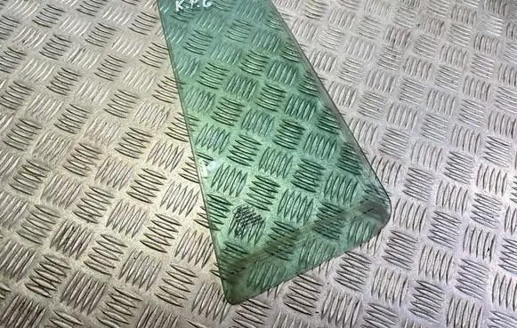 Rear vent window glass