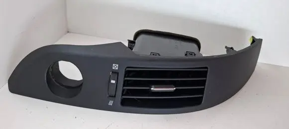 Toyota Corolla Verso AR10 Dash center air vent grill 6556434010 5567064010