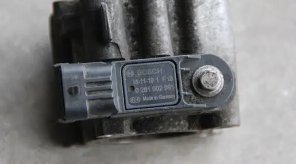 Renault Koleos I Air pressure sensor 0281002961