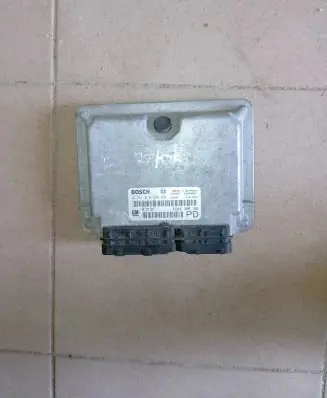 Opel Zafira A Engine control unit/module 0281010268