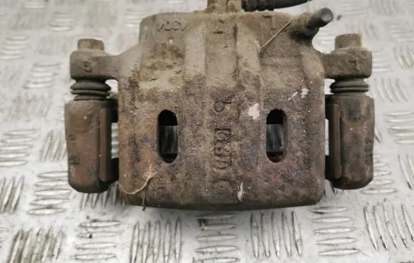 Mitsubishi Outlander Front brake caliper