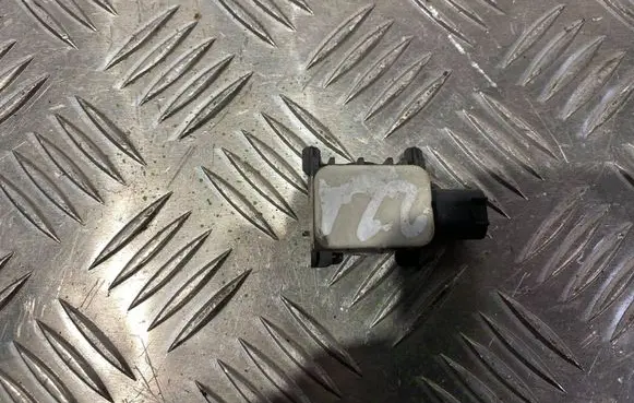 Mercedes-Benz S W221 Airbag deployment crash/impact sensor 0038202826