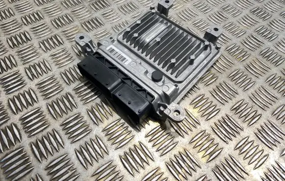 Mercedes-Benz E W212 Engine control unit/module A6519009102 A6519010602 28432463