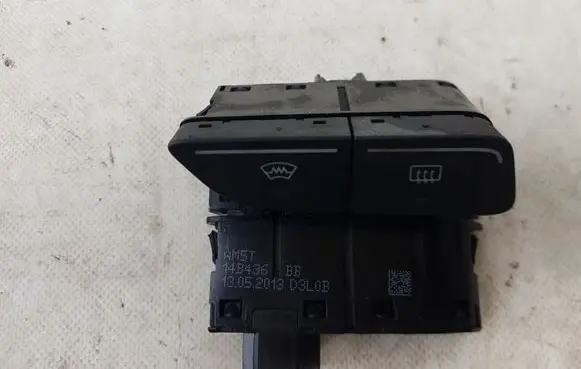 Ford Focus Windscreen/window heater switch