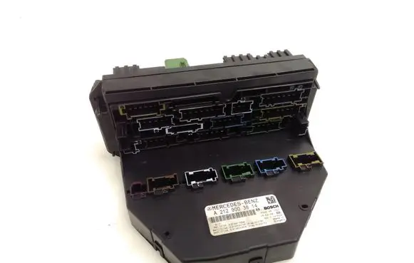 Mercedes-Benz CLS C218 X218 Fuse module A2129003814 A2129015504 A2129020706