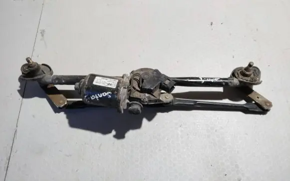 Hyundai Santa Fe Front wiper linkage and motor 981102B000