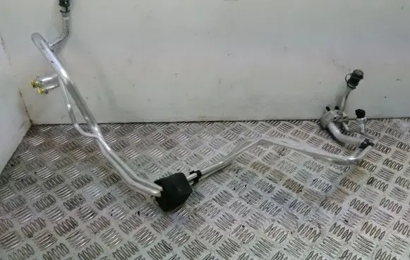 Volvo XC60 Air conditioning (A/C) pipe/hose 31407635