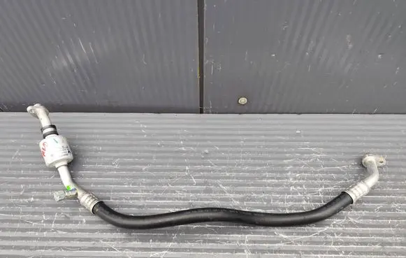 Dacia Sandero III Air conditioning (A/C) pipe/hose 924805740R