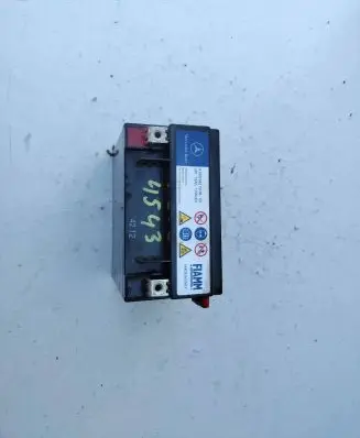 Mercedes-Benz E W212 Car battery A0009827008