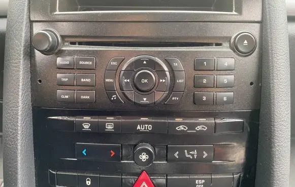 Peugeot 407 Radio/CD/DVD/GPS head unit