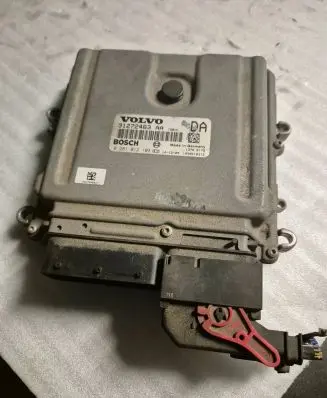 Volvo V70 Engine control unit/module 31272463AA 0281012103
