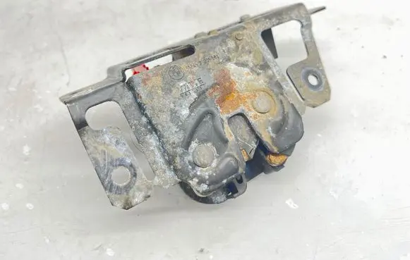 BMW X3 E83 Tailgate/trunk/boot lock/catch/latch 7201561