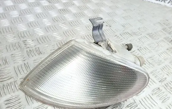 Seat Alhambra (Mk1) Front indicator light